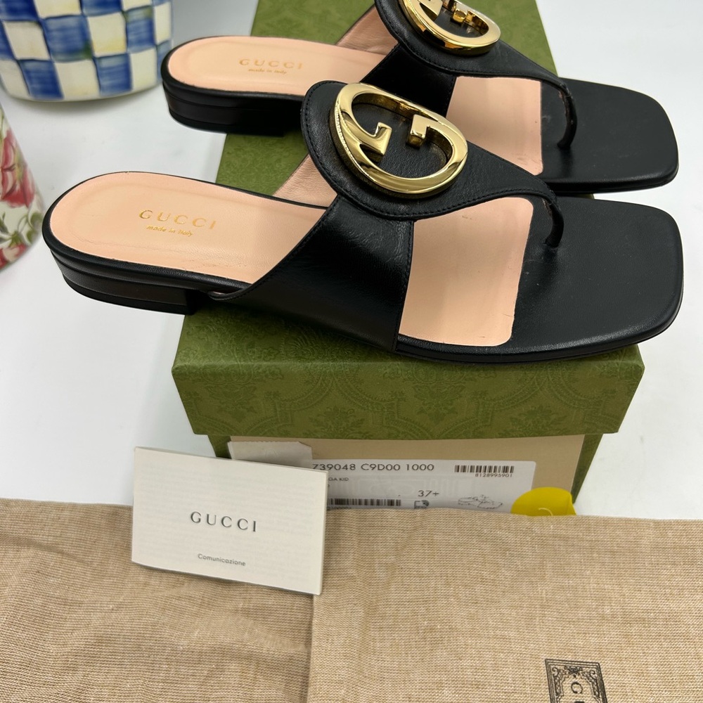 Women's Gucci, blonde  GG Leather thong sandals size 37.5 made in Italy - Picture 2 of 11